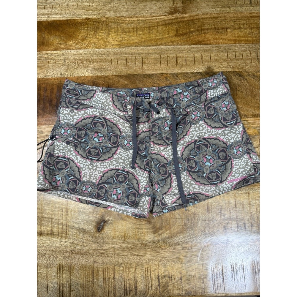 Patagonia Women's Board‎ Shorts Size 4 Gray Pink Geometric Swim Surf Shorts